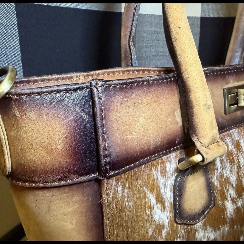 Elegant Brown and Tan Tote Bag - Picture 6 of 9